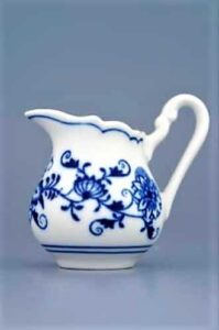 Cibulák – Mliekovka vysoká 0,08 l – originálny cibuľový porcelán 1. akosť