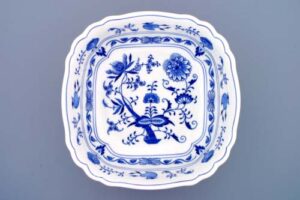 Cibulák – Misa šalátová 4-hranná 26 cm – originálny cibuľový porcelán 1. akosť