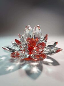 Krištálový lotosový kvet červený 15 cm