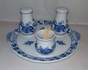 Cibulák – Stolná súprava – soľ, korenie, špáradlá – originálny cibuľový porcelán 1. akosť