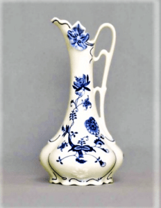 Cibulák – Džbán secesný 21 cm – cibuľový porcelán Dubí 1. akosť