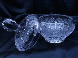 Krištálová brúsená dóza 16 cm s viečkom