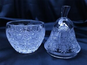 Krištálová brúsená dóza hruška 16,5 cm s viečkom