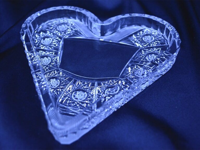 Vas de cristal taiat 14 cm + text
