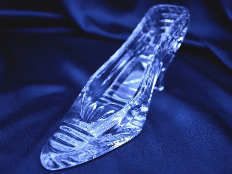 Pantof decorativ taiat cristal 19 cm