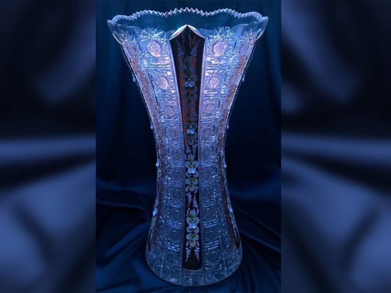 Vas din cristal taiat 44,5 cm pictura manuala