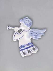 Cibulák – Vianočná ozdoba – anjel s trúbkou prelamovaný – originál cibuľový porcelán 1. akosť
